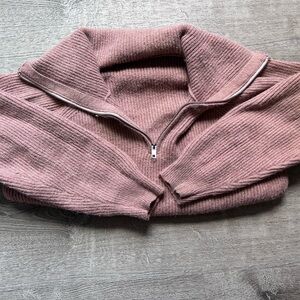Crop turtle neck sweater